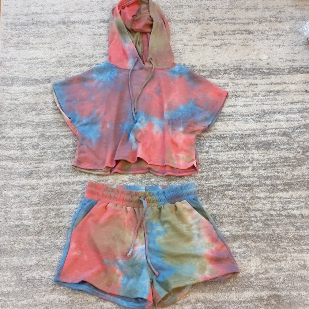 Tie dye hooded top and short set